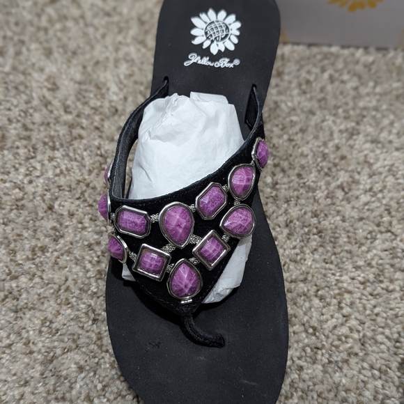 Pink and Black Beaded Flip Flops - Picture 3 of 5